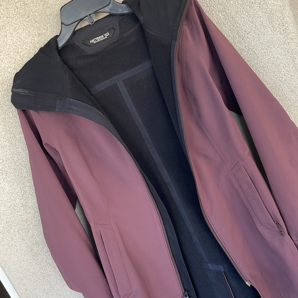 Arc’teryx Wind Jacket - image 4